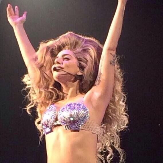Estudiante Amante de Lady gaga,  Jim Morrison y One Direction 3