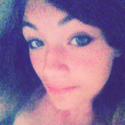 Profile Picture of Athenalovesthoseband (@athena_watts) on Twitter