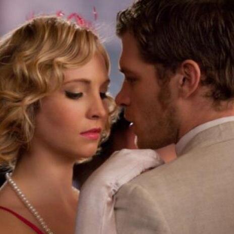 Hey if you're a klaroliner follow @nkmikaelson :)
