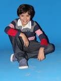 Sou o Binho de Chiquititas. moro no Orfanato Raio de luz Gosto muito dos meus amigos e amigas  pata,rafa,mosca