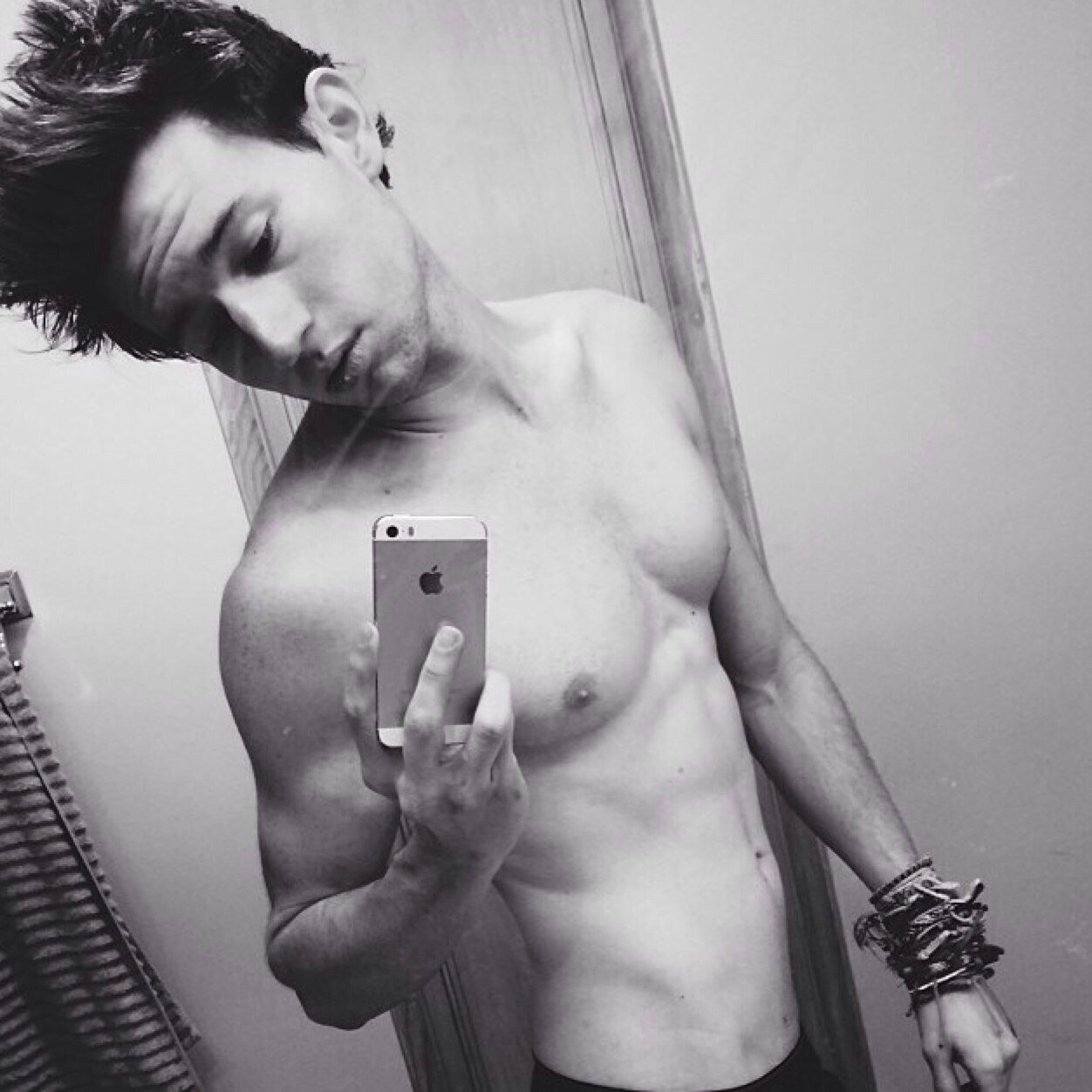 Hi congrats on your ricky follow :) follow me if you want - @thatmoranxx