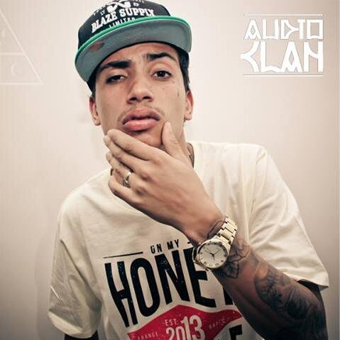 NÃO PRECISA ME SEGUIR,SIGAM APENAS O @Dalsiin_ QUE EU SEGUIREI VOCÊS! @Dalsiin_ esse twitter é pra você.
trechos das musicas do dalsin