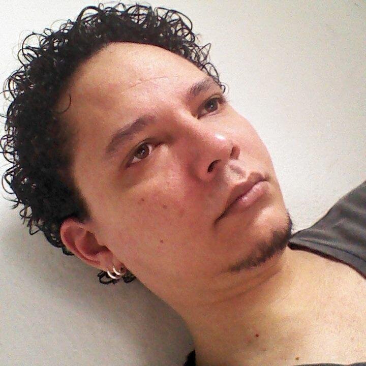 “Só cabe aos que me reprovam refletir um pouco e depois pedir desculpas a si mesmos. Não preciso de uma palavra para a minha defesa”.
F. Nietzsche