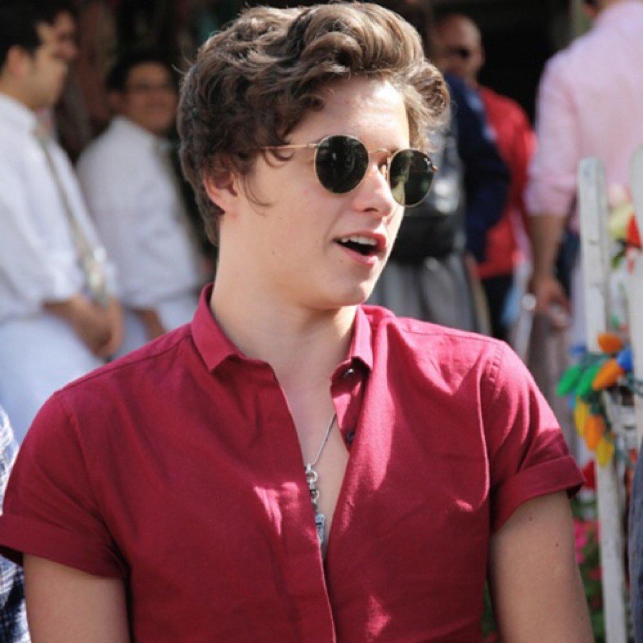 You just recieved a free follow from @lukeftmoran! Return the favor and follow her? I love you and have an amazing day :)