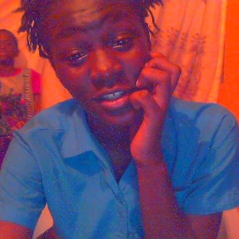 TiaTooTweet's profile picture. Theee Head Top Gyol.. 3 :)