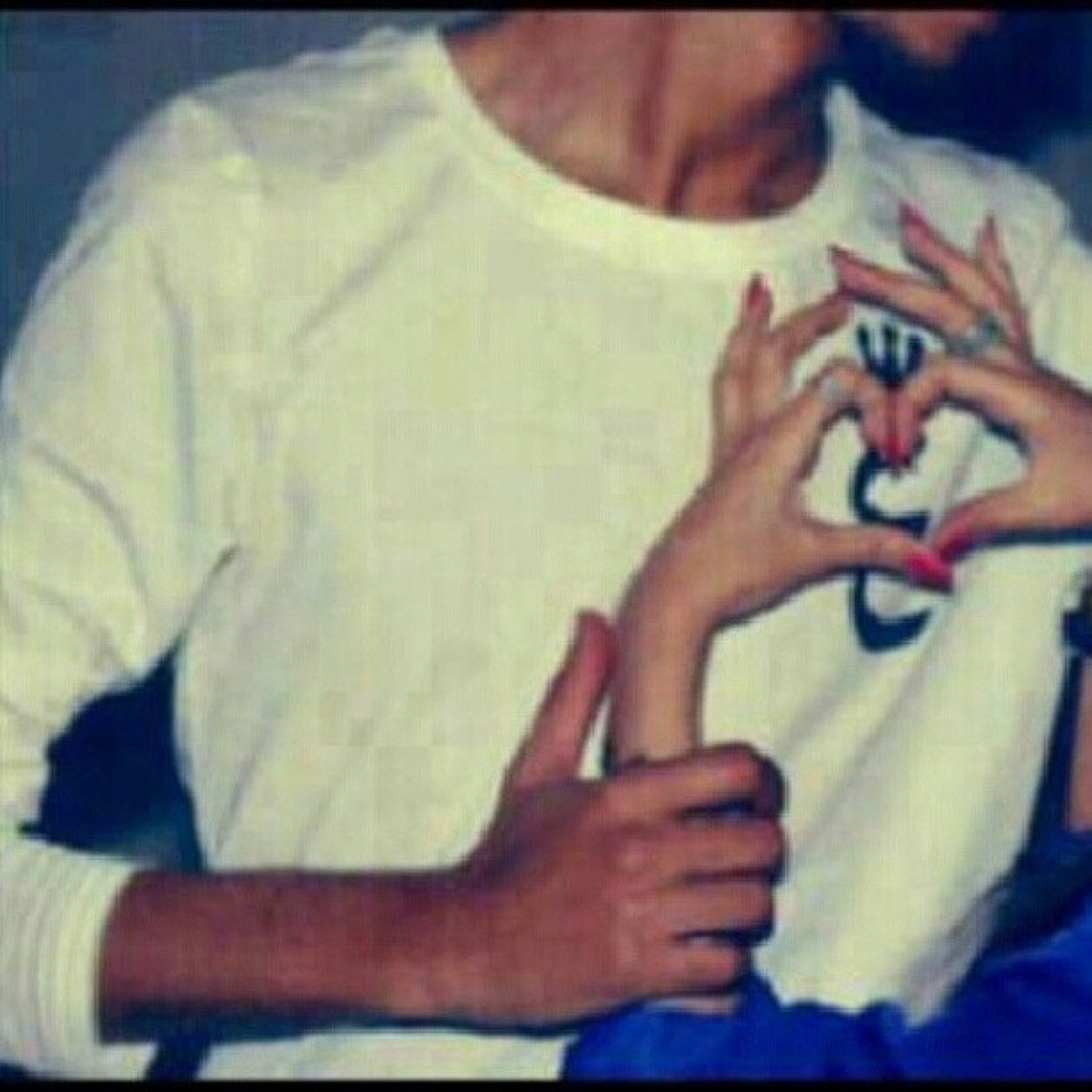 http://t.co/vx1e2I4Cna
(ورحل ذآك الي وعدني مآيخليني ) 
الحسآب مغلق .