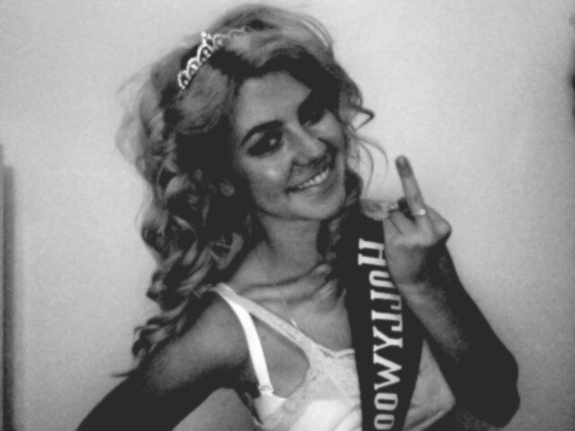 free follow from @JadiesDiamonds, follow there for another 2 follows yay!!!