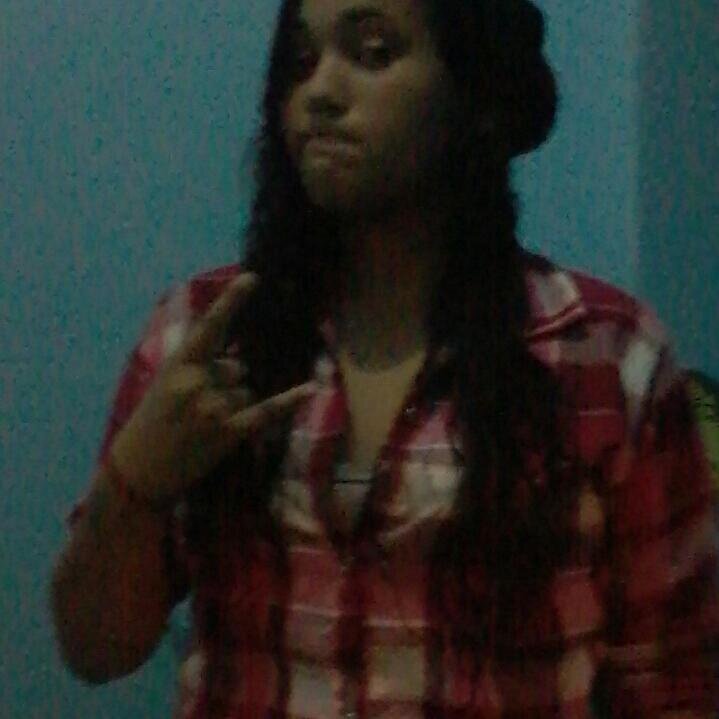 Amo Artes Maciais, Rock, Pop, Hip - Hop, Rap, dançar, sou brincalhona, legal