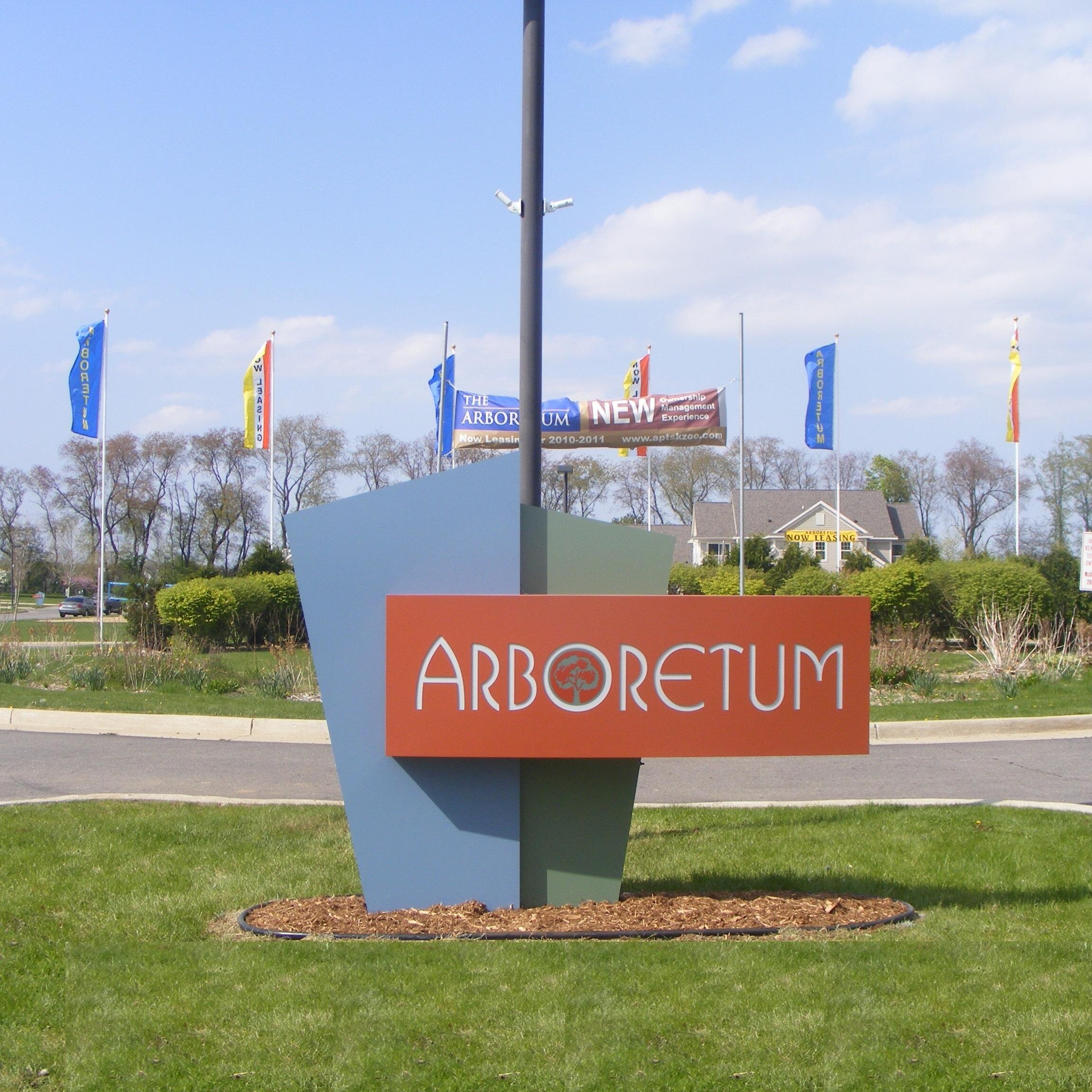 Sign your lease at #Arboretum for a 4 bed, 2 bath & receive a $150 check at move-in! Move-in is Aug. 27th, 2018! #ArbsCrew  #KzooApts