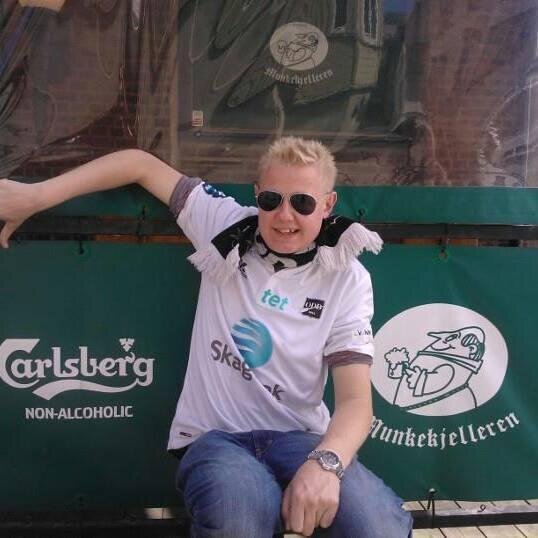 Går for det meste i fotball og trav! :) Manchester United og Odd er lagene! :)