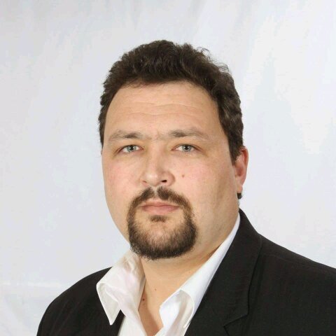 Cierta vez me dijeron con la intencion de ofenderme: Vos sos un soñador... Simplemente respondi: Muchas Gracias!!!
