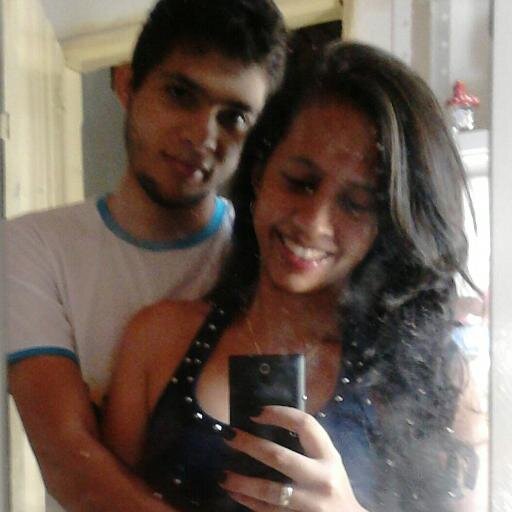 E com esse meu jeito de conquisto muitas pessoas, mas tbm me machuco muito. É parece que é a regra da vida machuca ou é machucado. Vamos ver o q vale + a pena..