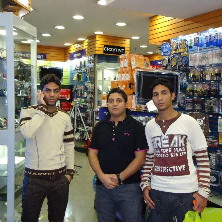 خريج هندسه اقمار اصطناعيه