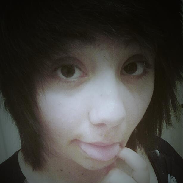 a extreme cat loving, porn watching girl who is not afraid to tap da butt.              セックスの束  Kik me: xxurnightmarexx