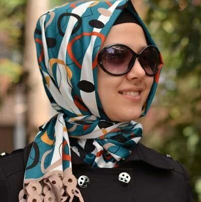 لستُ افضل اخت ولستُ بآروع صديقه وربَما لايحبني الجميع ولكني دائما اقف بجانب إي شخص يحتاجني *-*