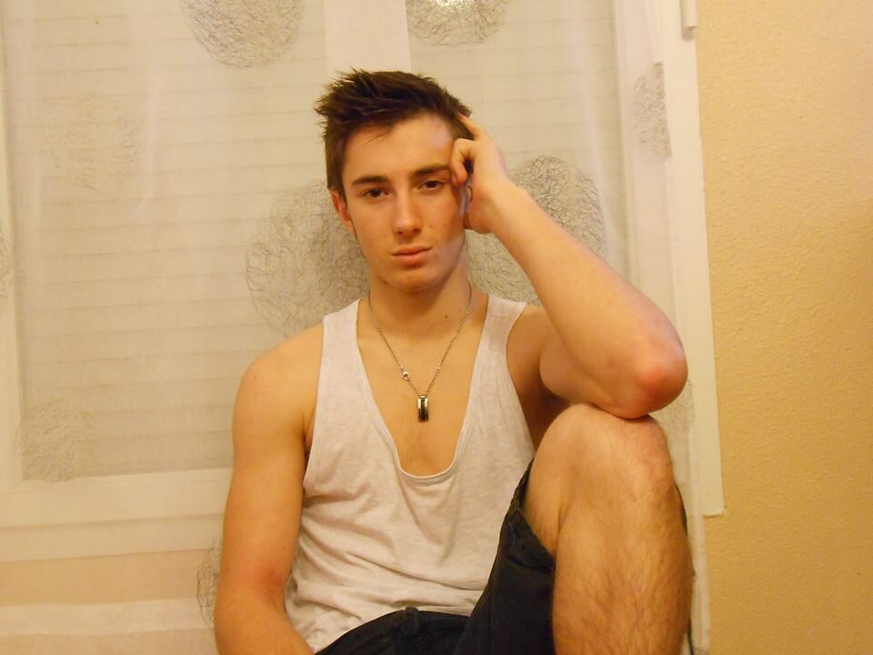 il y a rien a dire sur moi :p