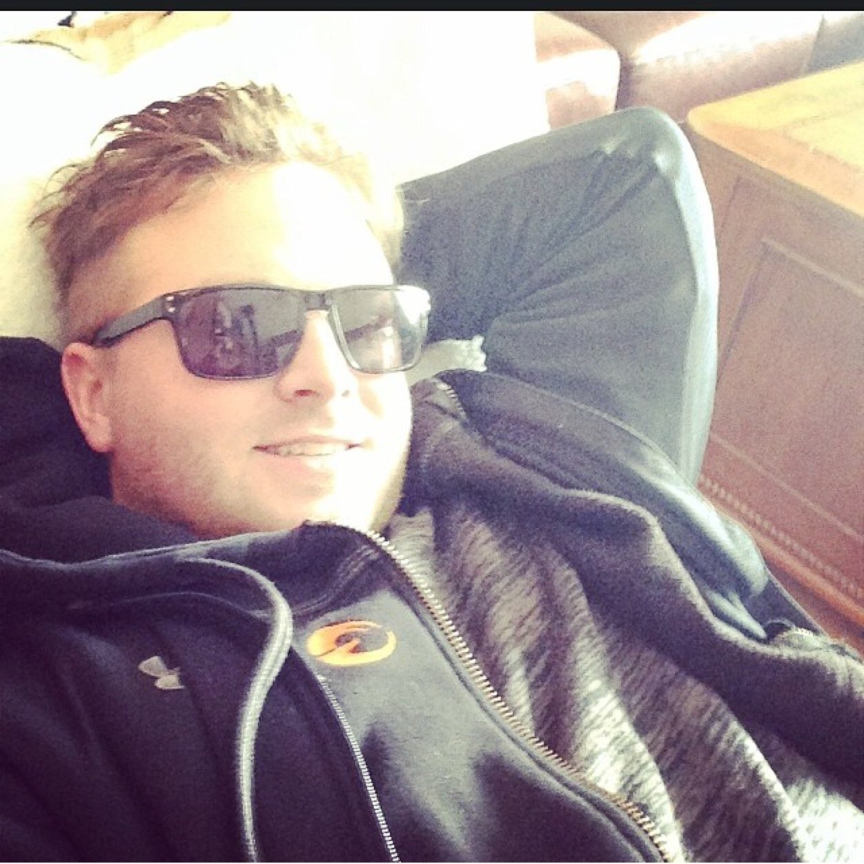 CuzzzMuzz's profile picture. We bend but don't break.