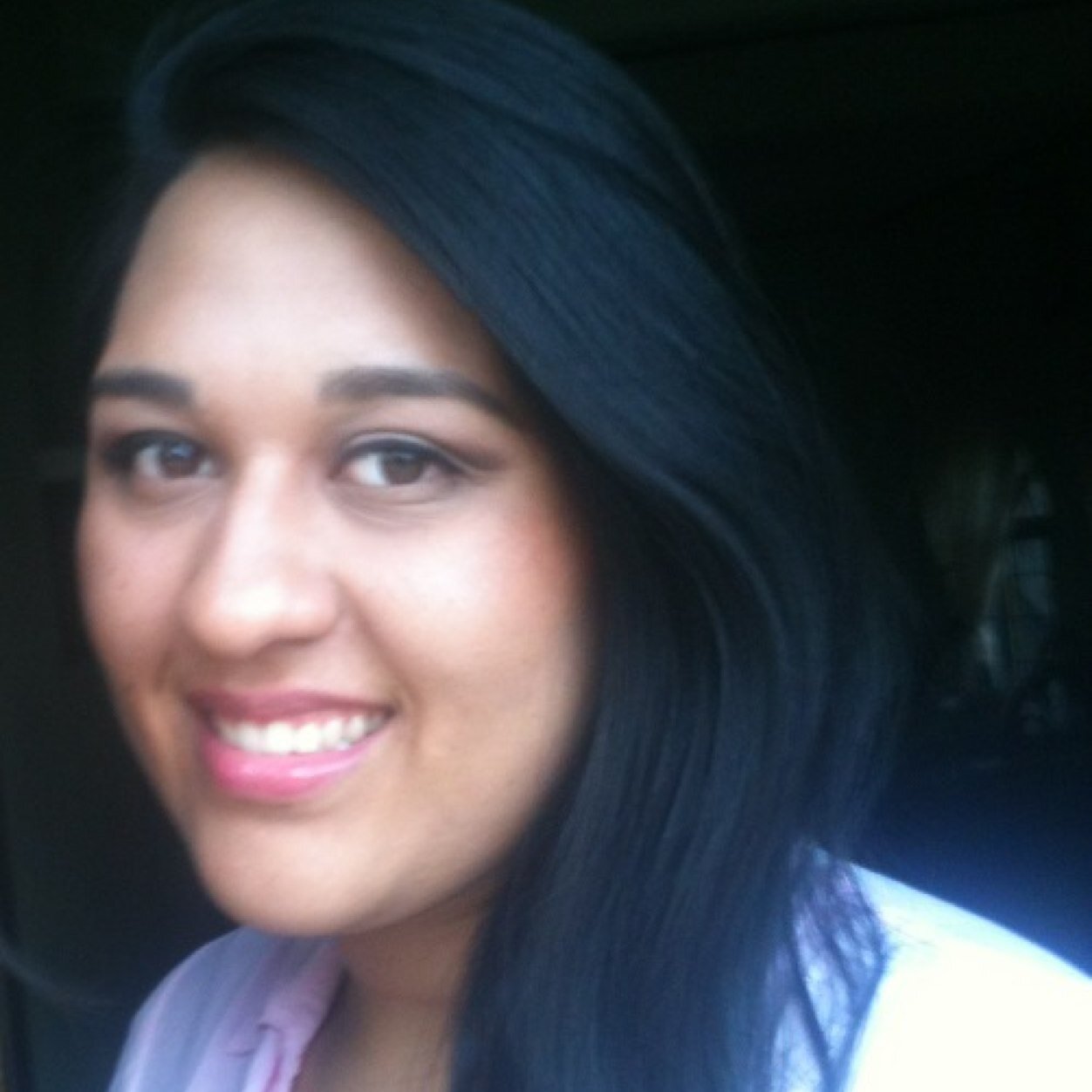 Emy_Lyz's profile picture. Aprendiz de TODO conocedora de NADA... Mi vida estará en un libro! Los deportes mi pasión y @RafaelNadal, #Messi mi amor ♥☺#ÁguilaDeCorazon