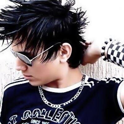 sou Rafael tenho 17 anos de idade moro em MG bh