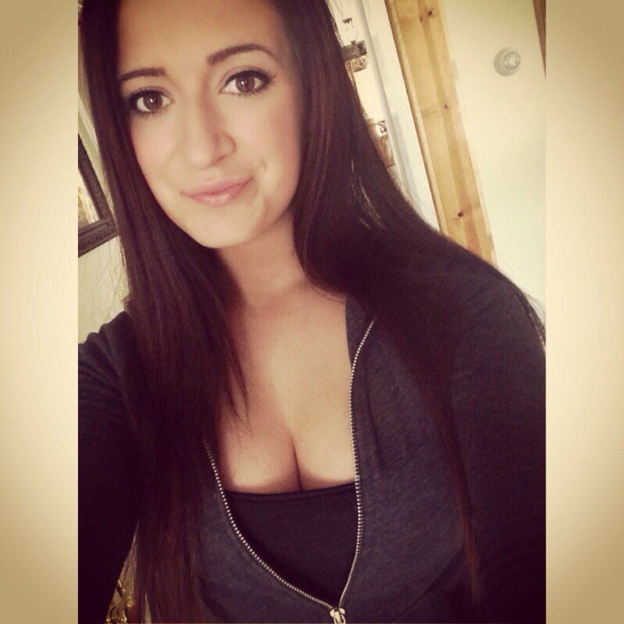 JRPerki's profile picture. She is clothed in dignity and strength and laughs without fear of the future✨