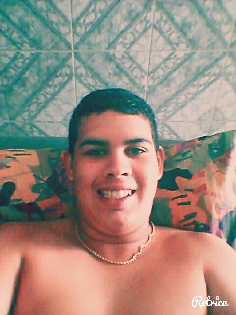 Since 1997 , Peixe , NOIVO,Estudante,Bagunçeeiro,Guloso,Curioso, Vascaino ,Dramático e Gente booa e muito feliz...A humildade é a
Essência da vida ;D