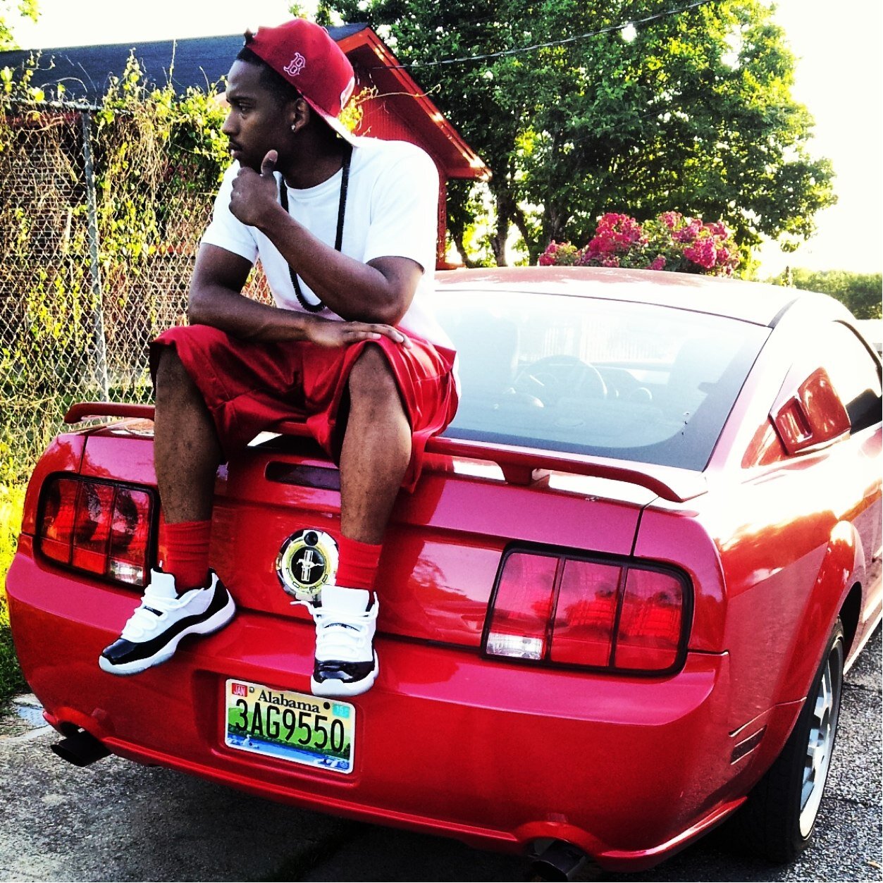 BEZEL$ W0RTH A FOREIGN H0M3! BASKETBALL FANATIC #2 GRINDIN 24/7 #PBETHECAMP YALL FOLLOW ME A$AP #RIPFALFA #RIPTIM #FREEDEON