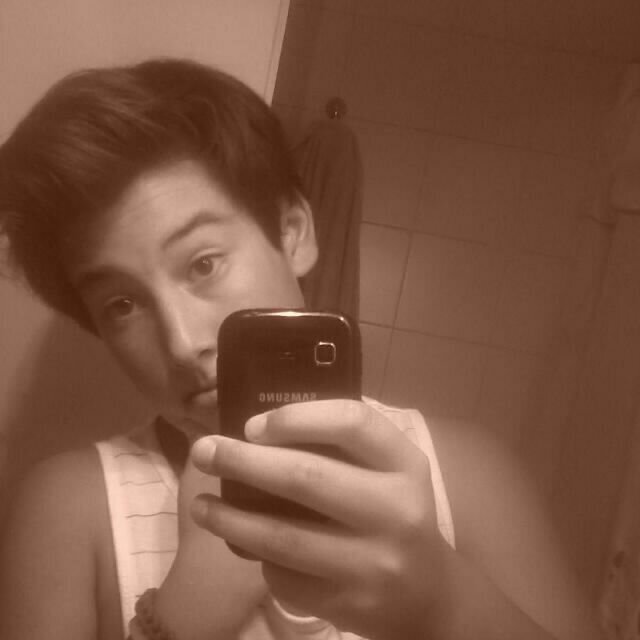 solo quiero estar a tu lado//wpp:2235721252//yo solo quiero que me quieras♥