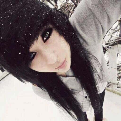 luzserviin's profile picture. la piel era su papel, la navaja su pincel y la sociedad su mas grande inspiracion