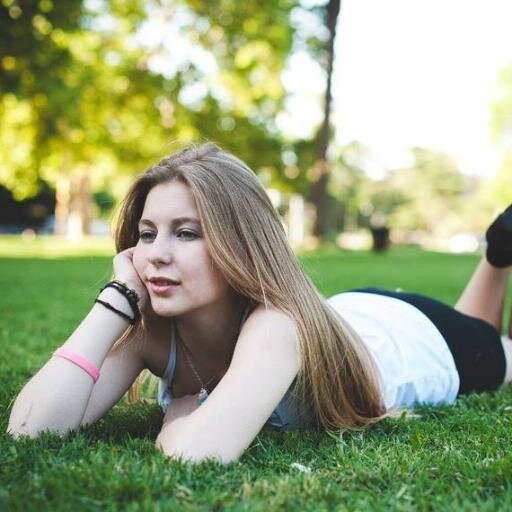 Soy de mi Solecito que me ama ! ••• Belieber y Directioner para toda la vida :3 ••• Amo cantar