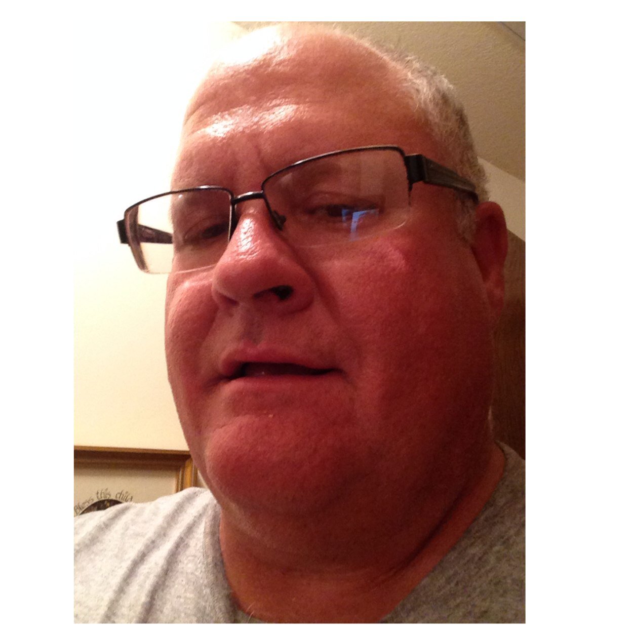 lesmiller233249's profile picture. 