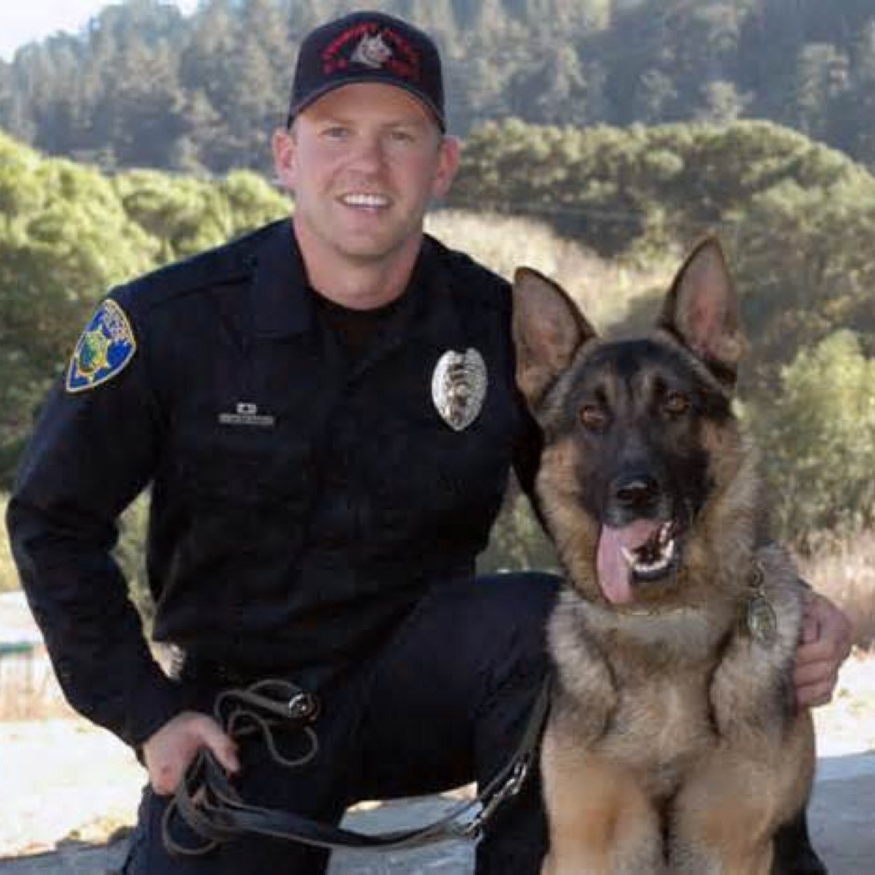 I'm Luca a Police Officer I used to be in the army and my dog is @StrayNash