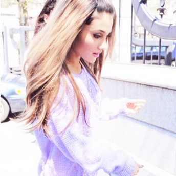 @ArianaGrande & @OneDirecion are my life!! xx