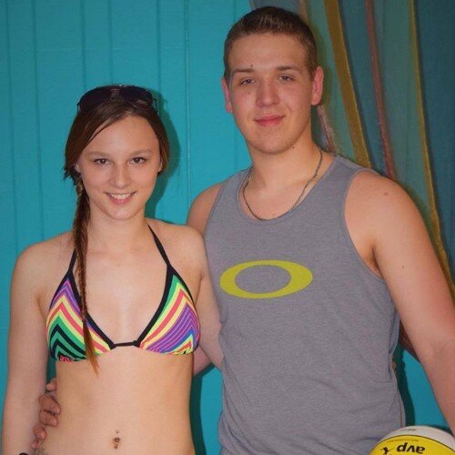 Chloe_s128's profile picture. I'm 15, Quebec is my place, I speak French but English is better ;)