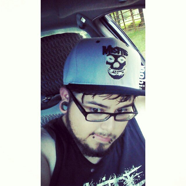 well im 21 hispanic, i tend to be the quiet type, but thats only till you get to know me. ;)
