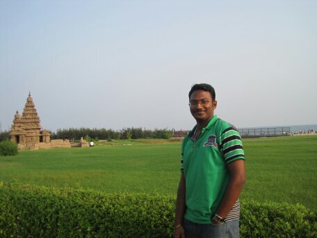 Banker... Lazy Fellow .. Foodie.. Cricket.. ManUtd.. Love to Roam & Sleep.. Movies.. Family