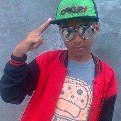 ilhamSpandalas's profile picture. Love starts with you let the person you love be perfectly themselves, and not turn it into a picture that you want