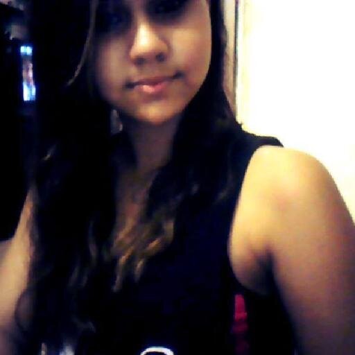 Quando você está triste, ninguém repara sua lágrima. Quando você está feliz, ninguém repara seu sorriso. Mas todos sabem te julgar.