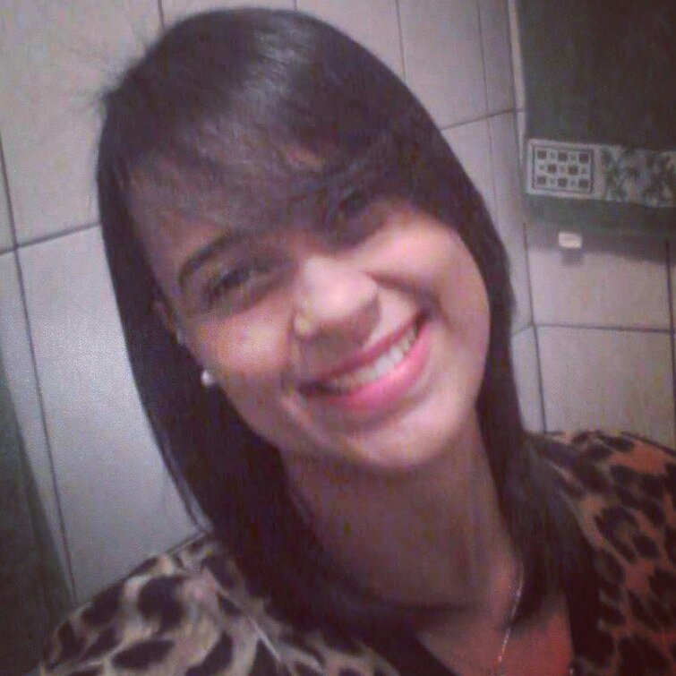 19 Anos , estudante de Gestão de Recursos Humanos!