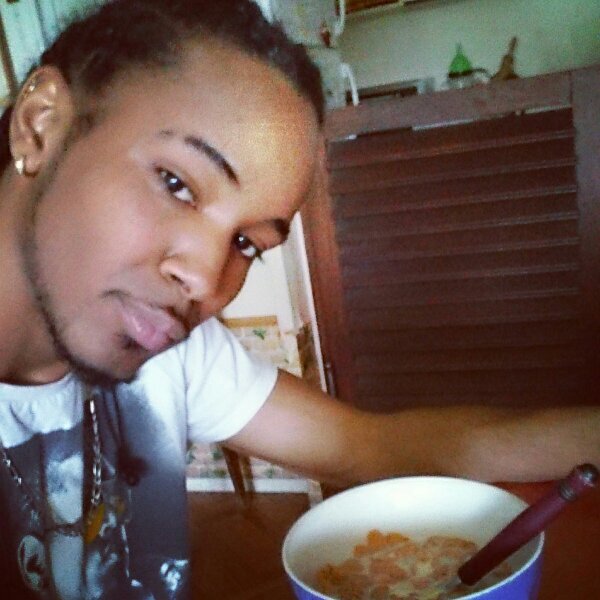 http://t.co/DOCl6zxQii
 #BBM #TeamManga #BBallPlayer #Singer #Dancer #Blazian !
 My life So What ?!