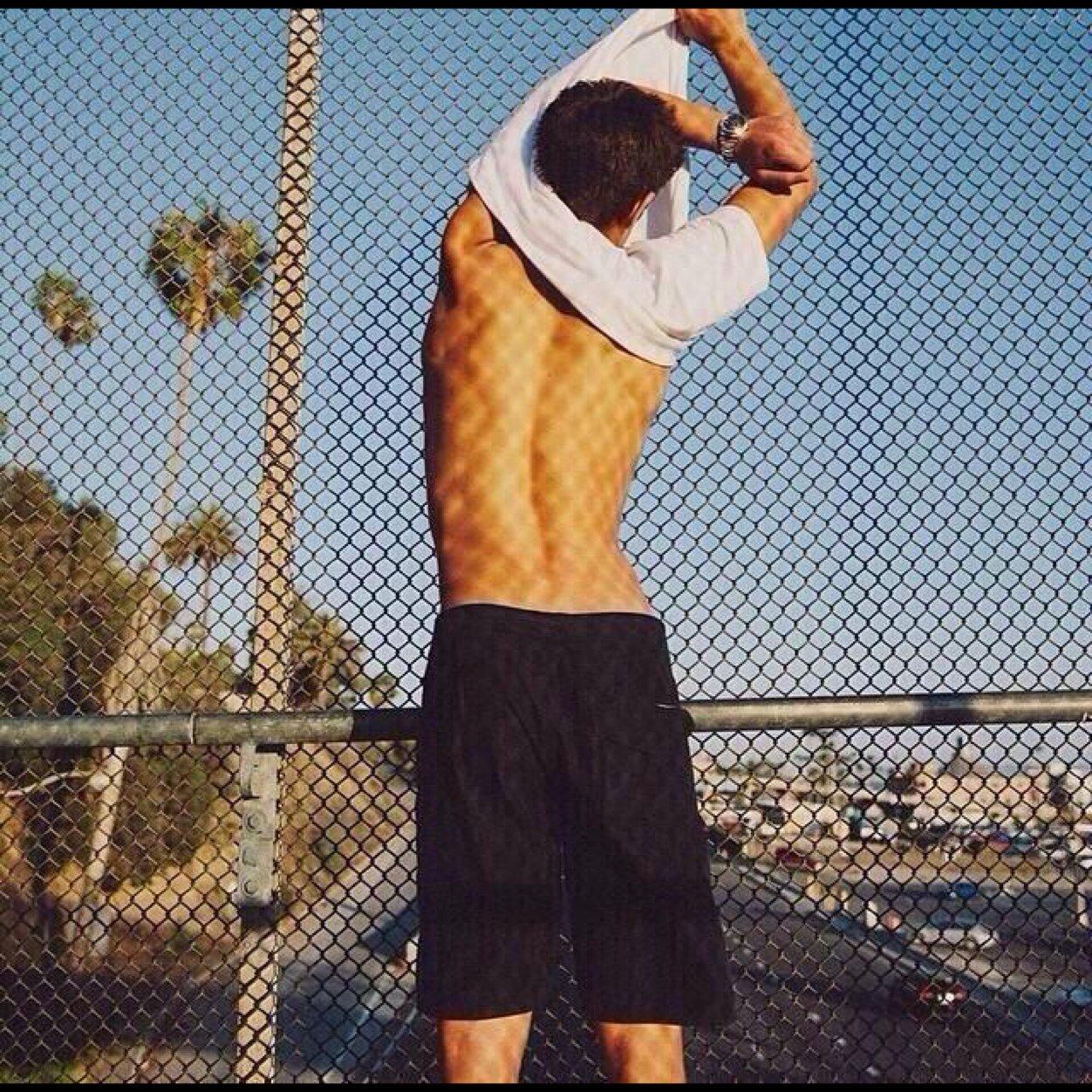 PLEASEE GO FOLLOW MY FRIEND @yourenashty_ ☺️❤️