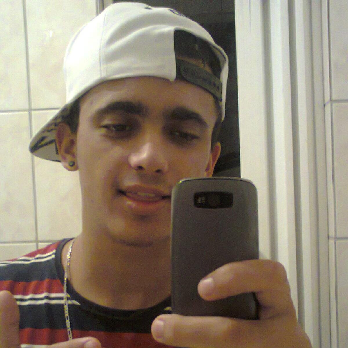Tαlvez eu sejα α solução dos sєus problemαs oυ tαlvez um problemα αindα mαior ..
Só depende de vooce !. x)).
Segue aii pow... :3
