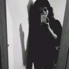 hi all my name is Christina, I am 15 years old I dream to go to Miami and see Austin Mahon I love it