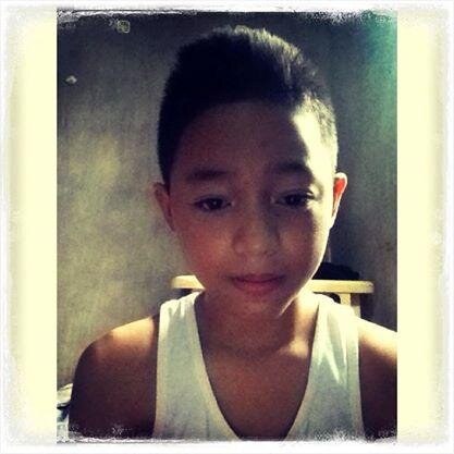 5.2 footer , goodlooking , musician and a artist ..