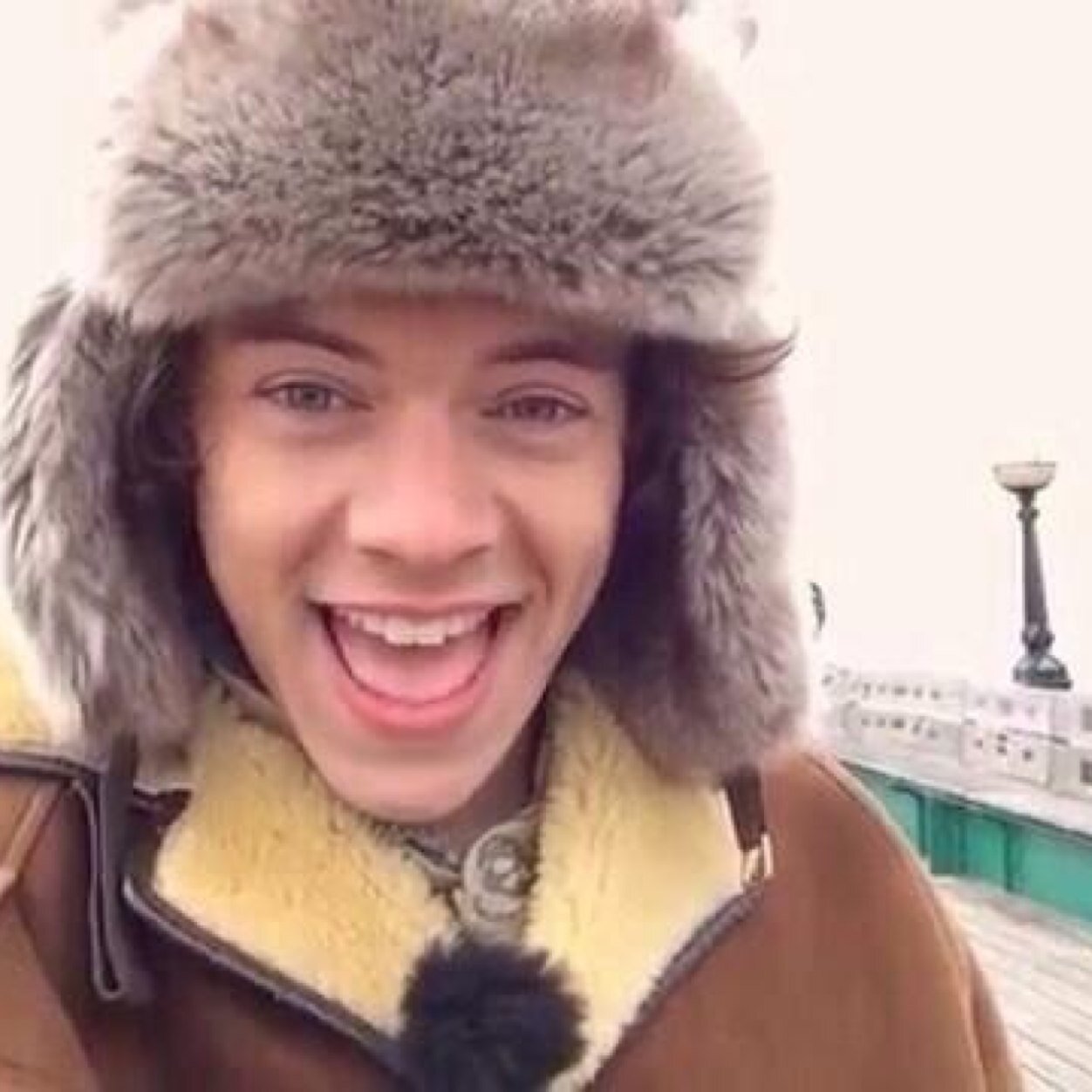 Hola! Please follow @TFIOStyles__ bc she just gave you a free follow. She follows back just ask :) Have a great day :) x
