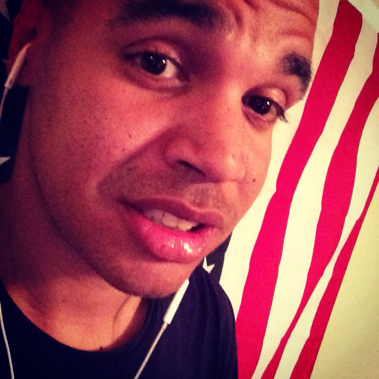 ThizzD_OuT's profile picture. Given the opportunity, what do we do to those who hurt the ones we love