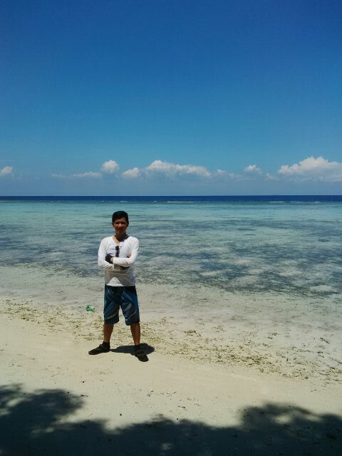 jadilah bunga di ujung tebing