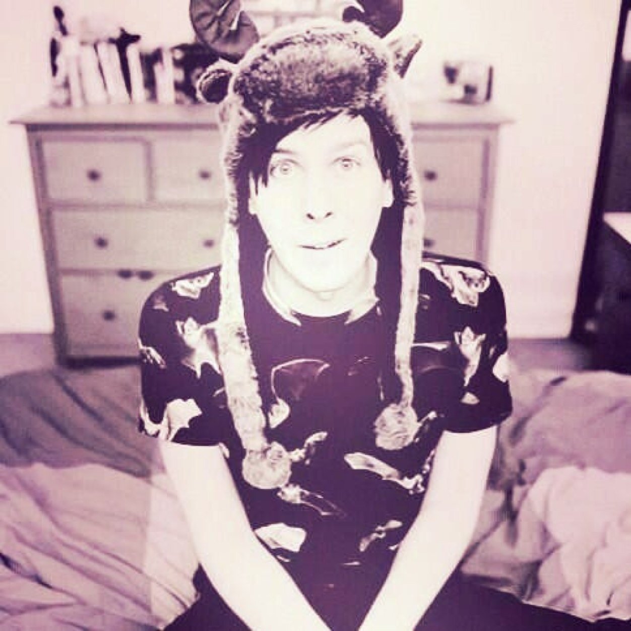 Free follow from @PolaroidLester please follow there.