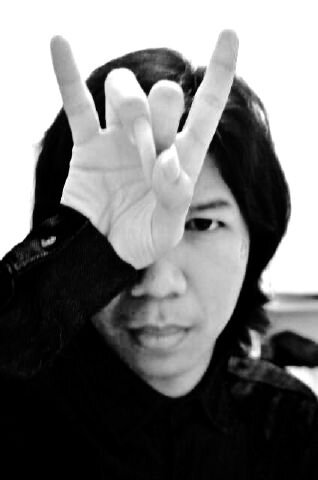 Act like an idiot, think like a genius. 310EE28D/IG: de radit13