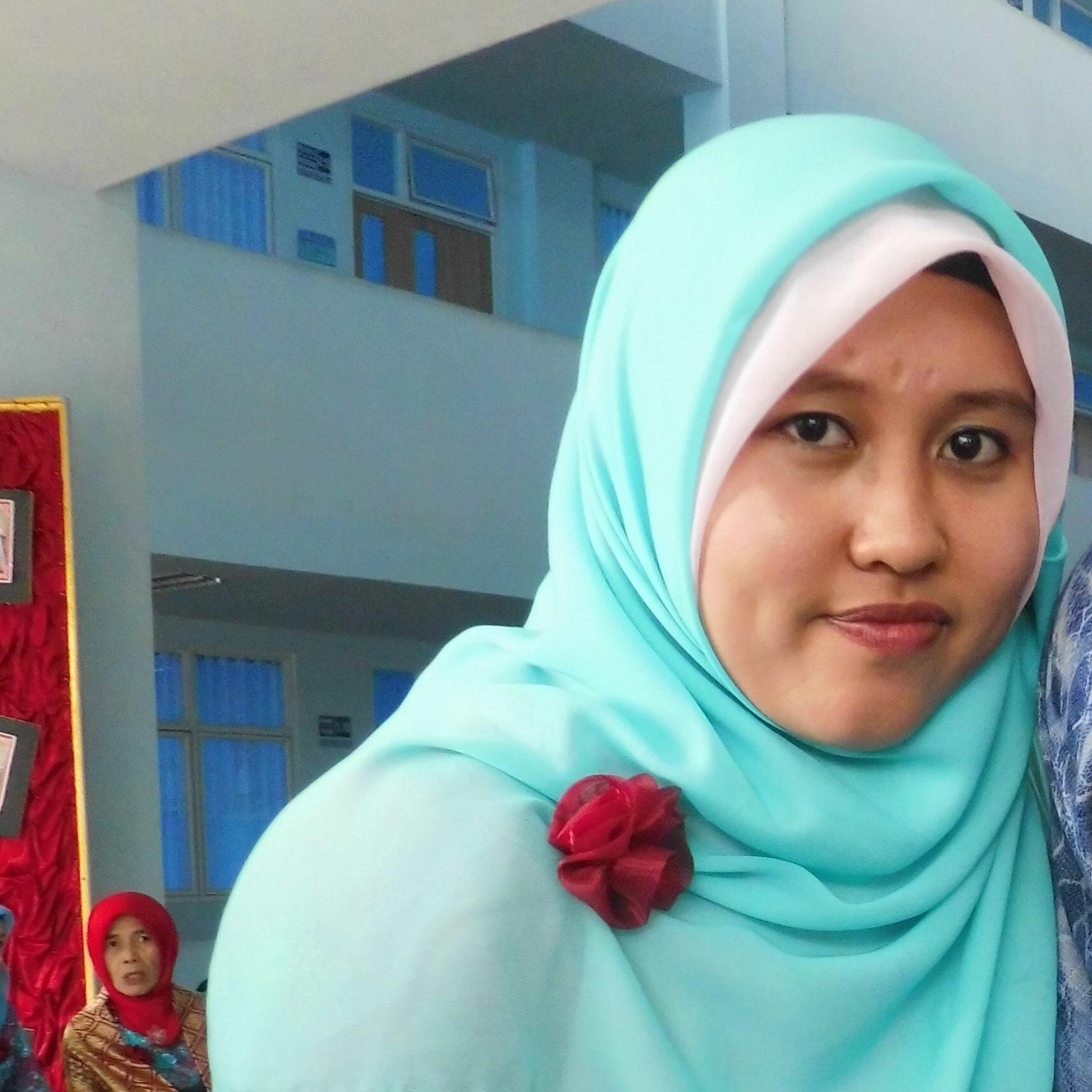 jangan pernh mnjdi orng lain untuk mnjdi lbh baik,jdilh diri sndri krna kbaikan n kslah smuanya ada kta..so tingkankan n perbaikilh agr mnjdi lbh baik.