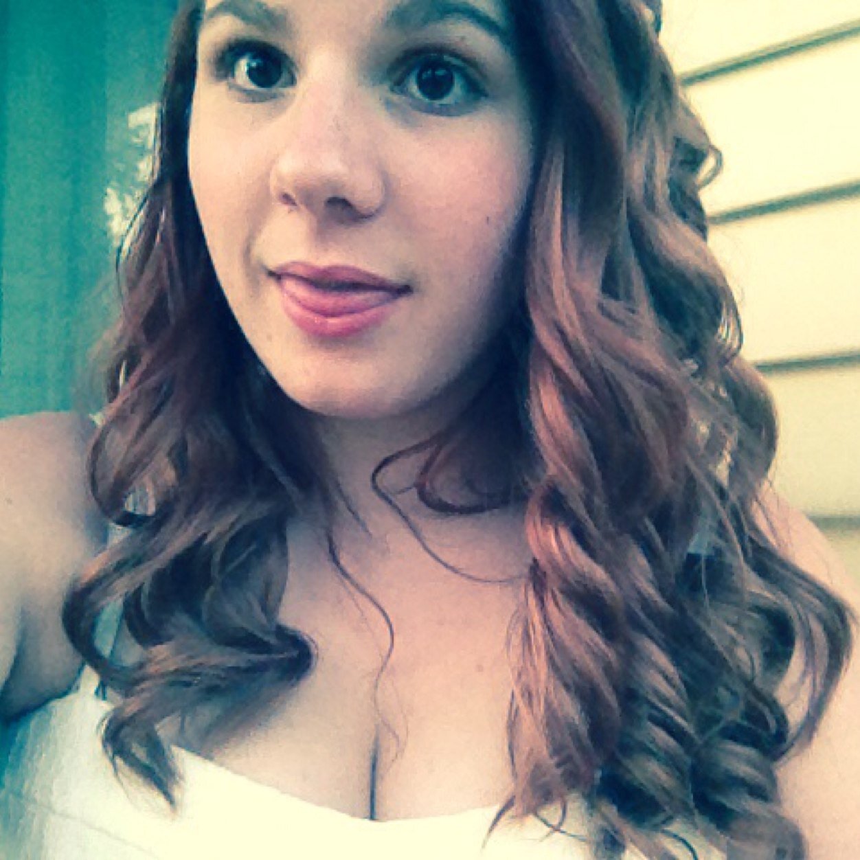 Kik: Cat_Love34323
Snapchat: cat_love34323
Instagram: xxaye_its_catxx
